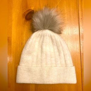 Auxiliary Pom-Pom Beanie - Soft White